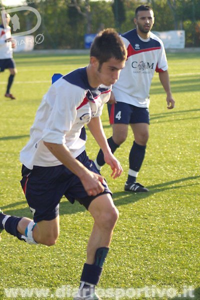 Nicola Lazzaro in progressione sulla fascia